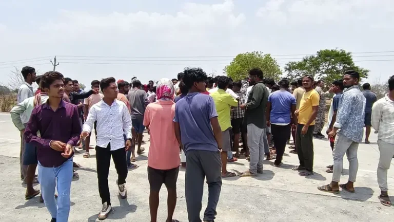सारंगढ़ में रफ्तार का कहर: XUV 300 की टक्कर से युवक की मौके पर मौत, आक्रोशित ग्रामीणों ने किया नेशनल हाईवे जाम